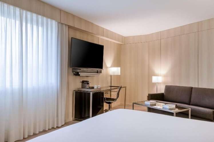 DOUBLE SUPERIOR KING BED Room