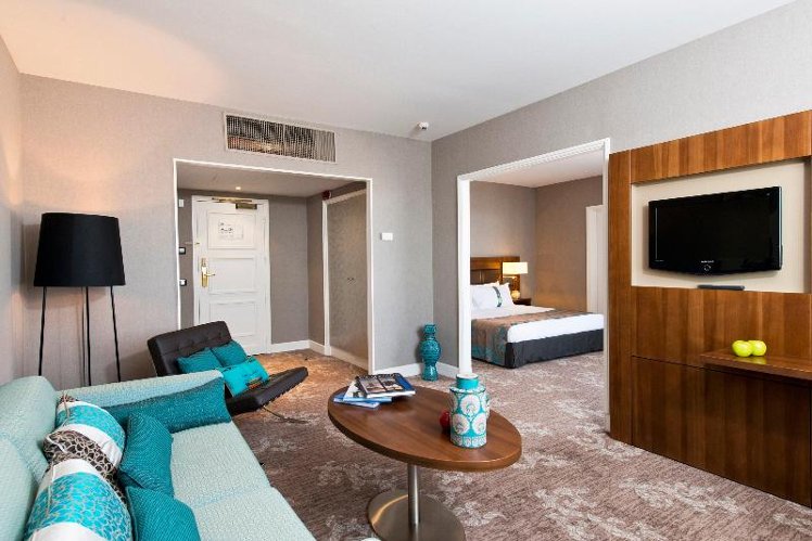 SUITE KING SIZE BED Room