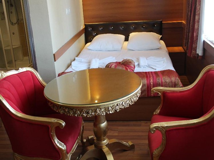 QUADRUPLE STANDARD Room