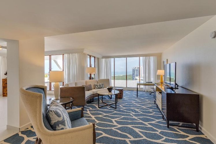 SUITE KING SIZE BED Room