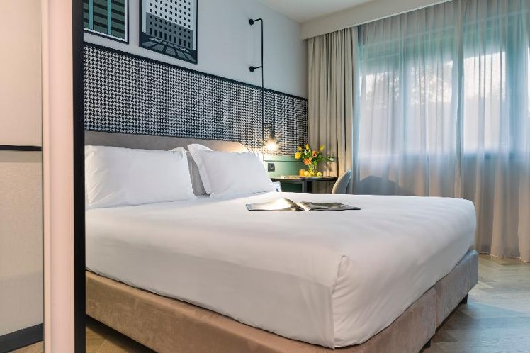 DOUBLE Accessible KING SIZE BED Room