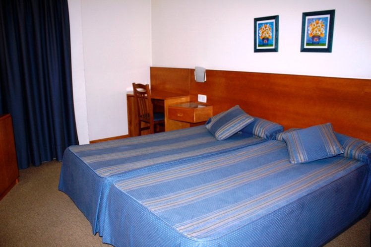 SINGLE STANDARD Room
