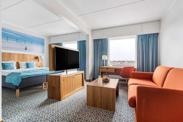 JUNIOR SUITE STANDARD Room