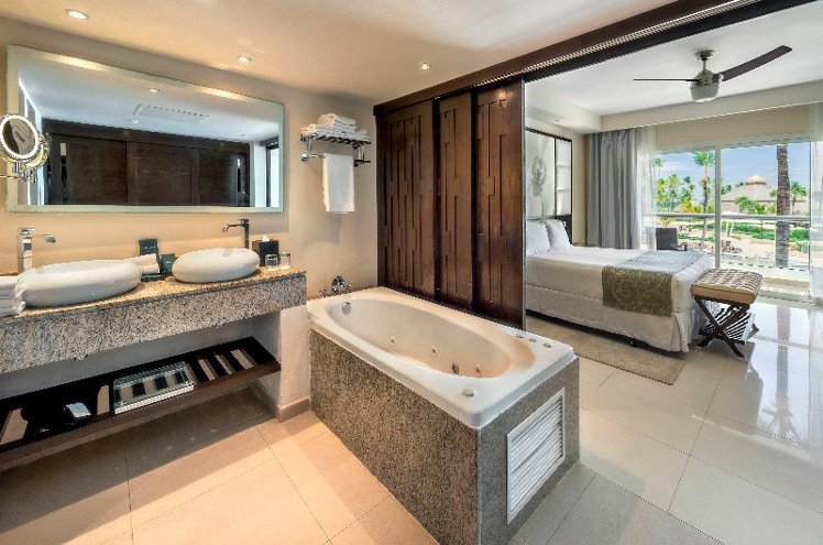 SUITE LUXURY ONE BEDROOM Room