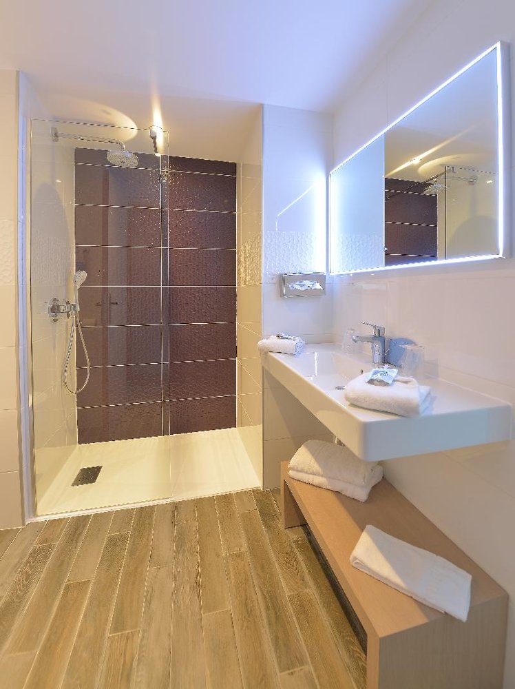 DOUBLE SUPERIOR Room