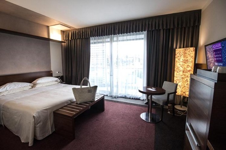 DOUBLE SINGLE USE COMFORT Room