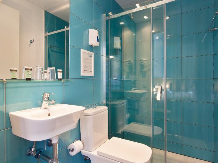 TRIPLE STANDARD Room