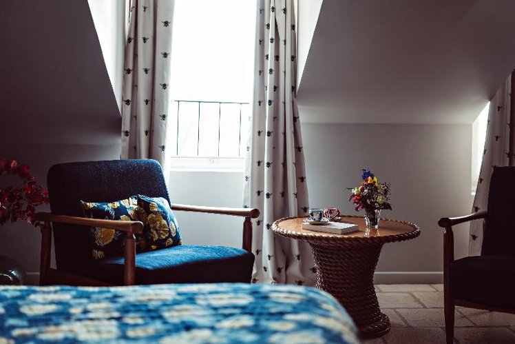 JUNIOR SUITE DELUXE Room