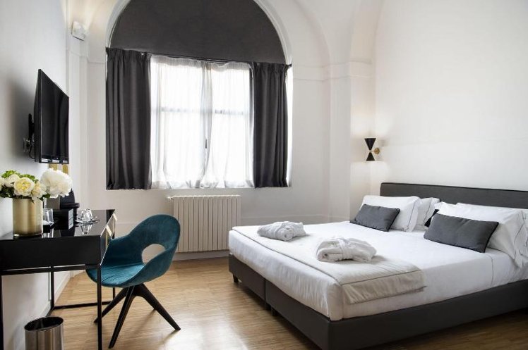 DOUBLE DELUXE KING BED Room