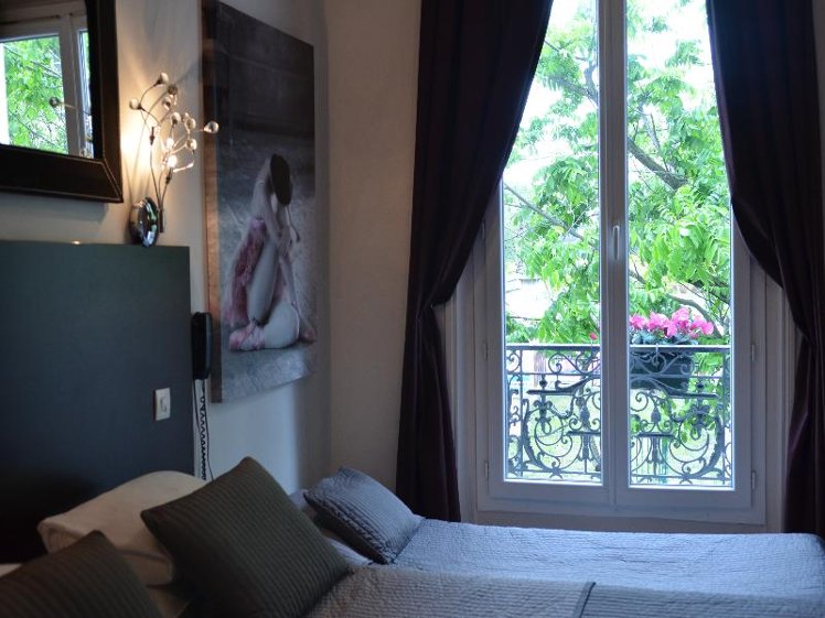TRIPLE STANDARD Room