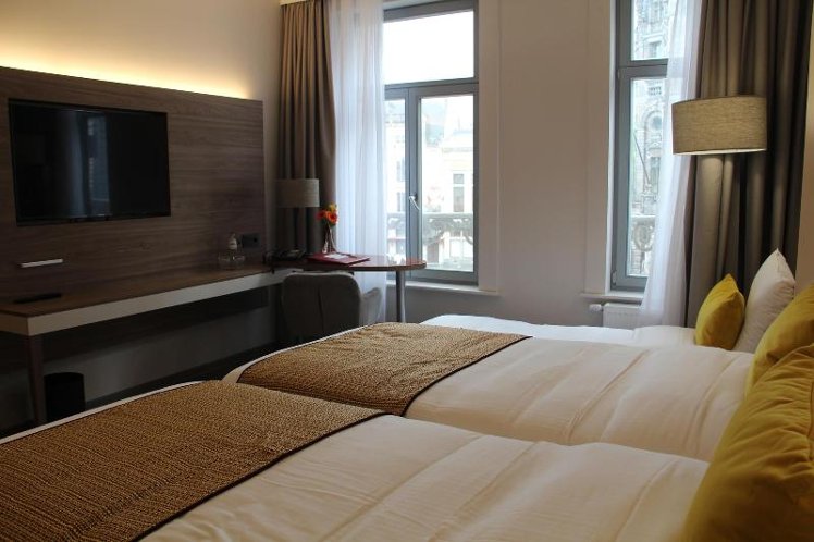 TRIPLE CAPACITY 3 Room