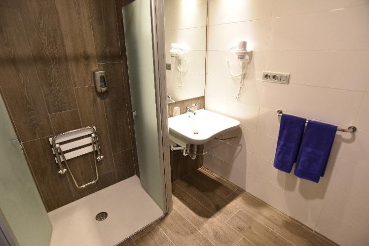 Double or Twin Accessible Room
