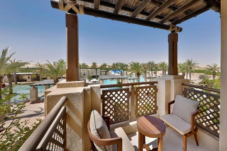 DOUBLE DELUXE POOL VIEW Room