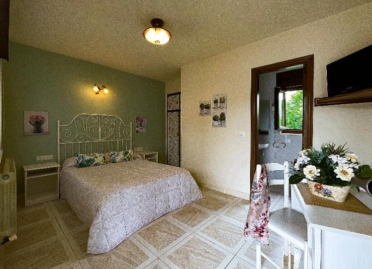 DOUBLE WITH DOUBLE BED Room