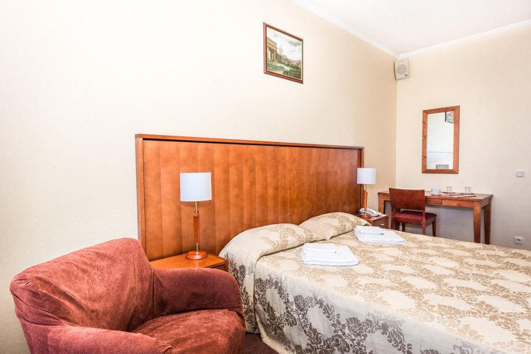 DOUBLE SINGLE USE STANDARD Room