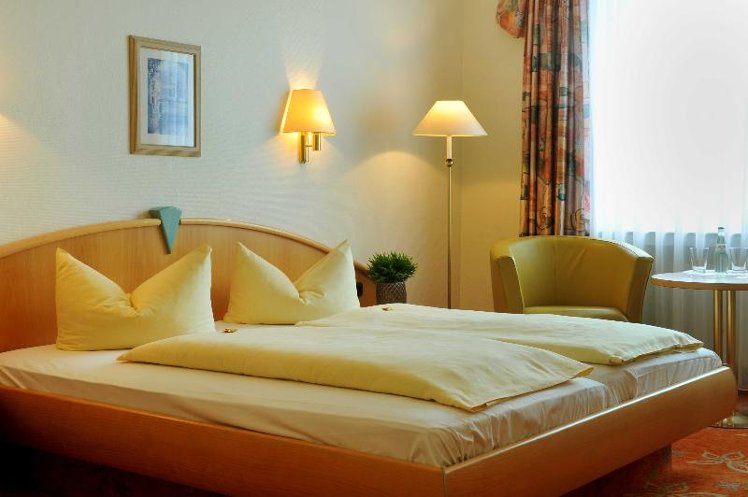 DOUBLE STANDARD Room