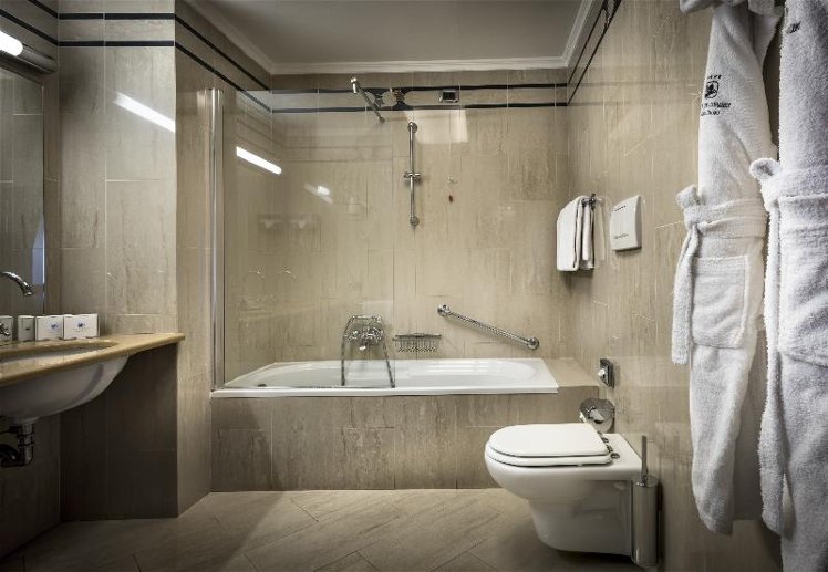 DOUBLE BUSINESS Room