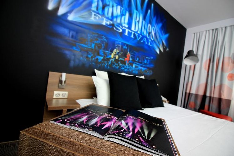DOUBLE STANDARD Room