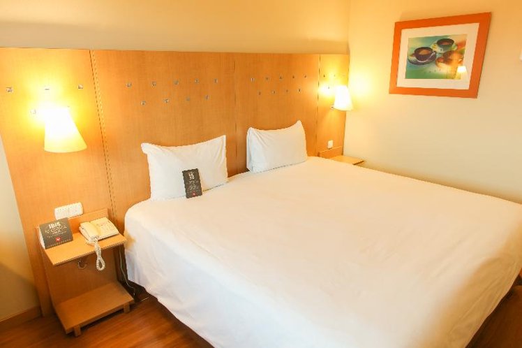 DOUBLE STANDARD Room