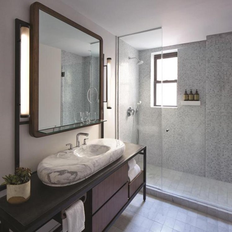 DOUBLE GUEST ROOM KING BED Room