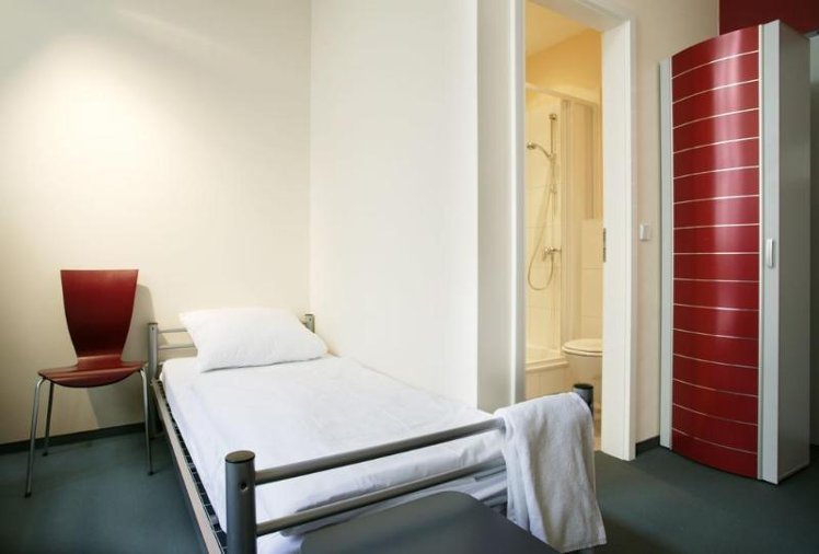 SINGLE STANDARD Room