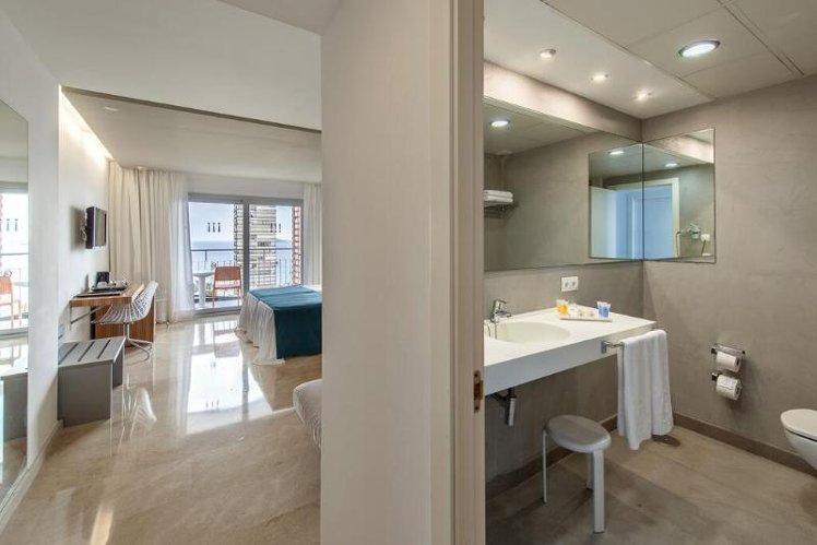 DOUBLE SUPERIOR Room