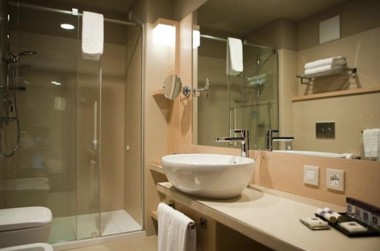 DOUBLE SINGLE USE COMFORT Room
