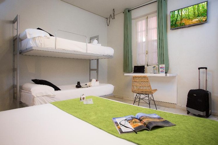 QUADRUPLE STANDARD Room