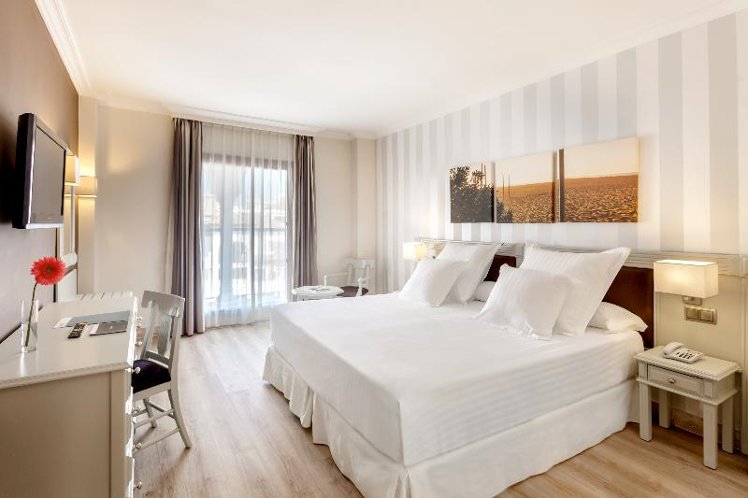 DOUBLE STANDARD Room