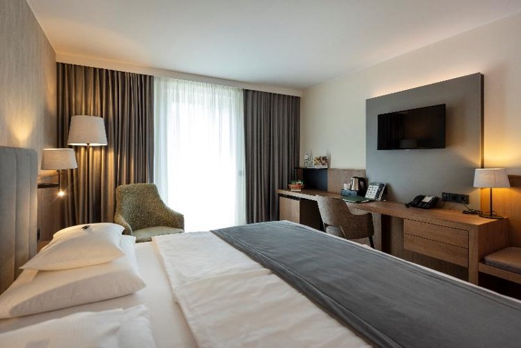 Double or Twin DELUXE Room
