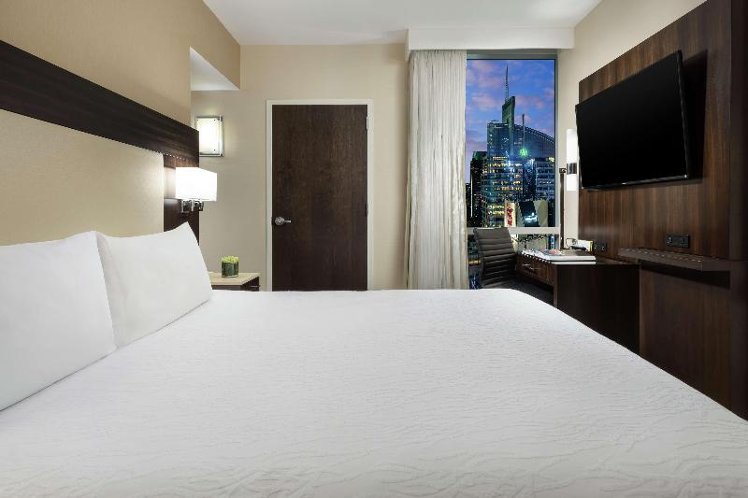 DOUBLE KING SIZE BED Room