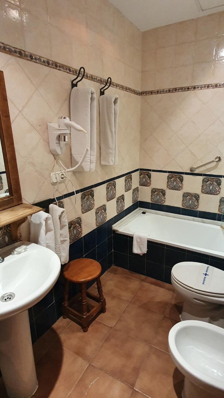 TRIPLE STANDARD Room