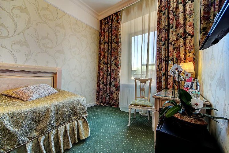SINGLE STANDARD Room