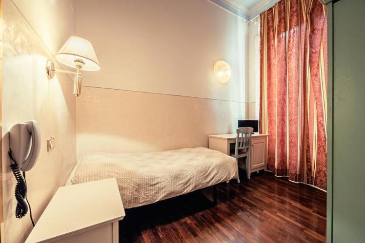 SINGLE STANDARD Room