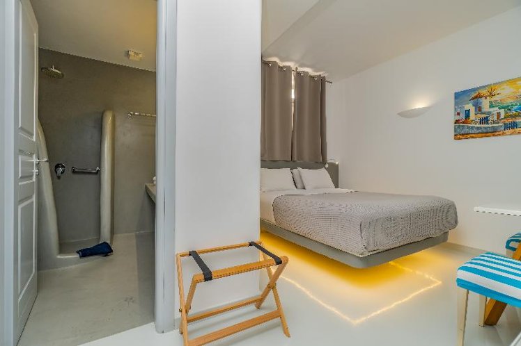 Double or Twin DELUXE Room