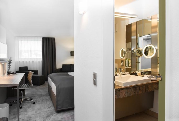 DOUBLE SUPERIOR Room