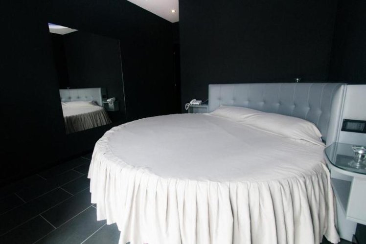 Fly Boutique Hotel