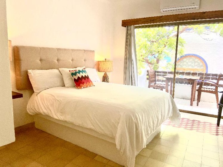 DOUBLE DELUXE WITH BALCONY Room