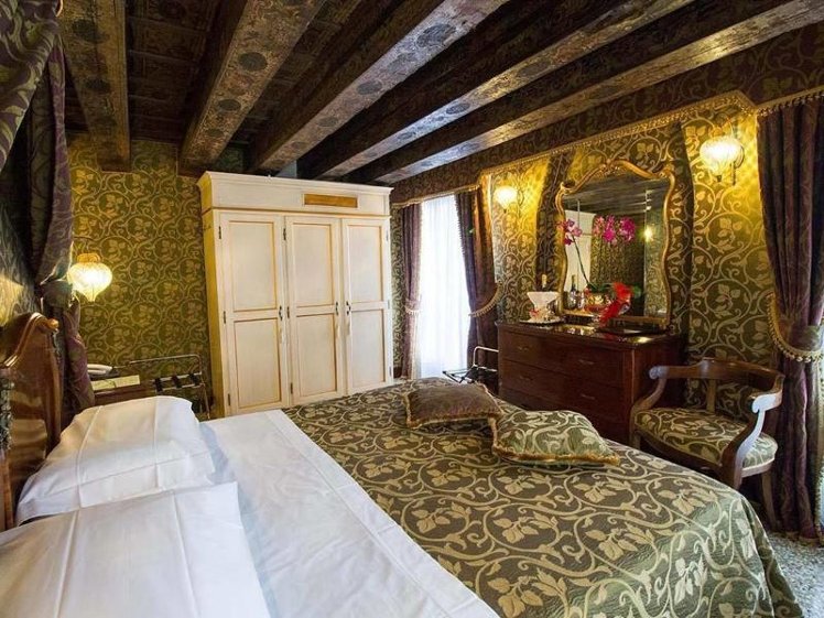 DOUBLE CLASSIC Room