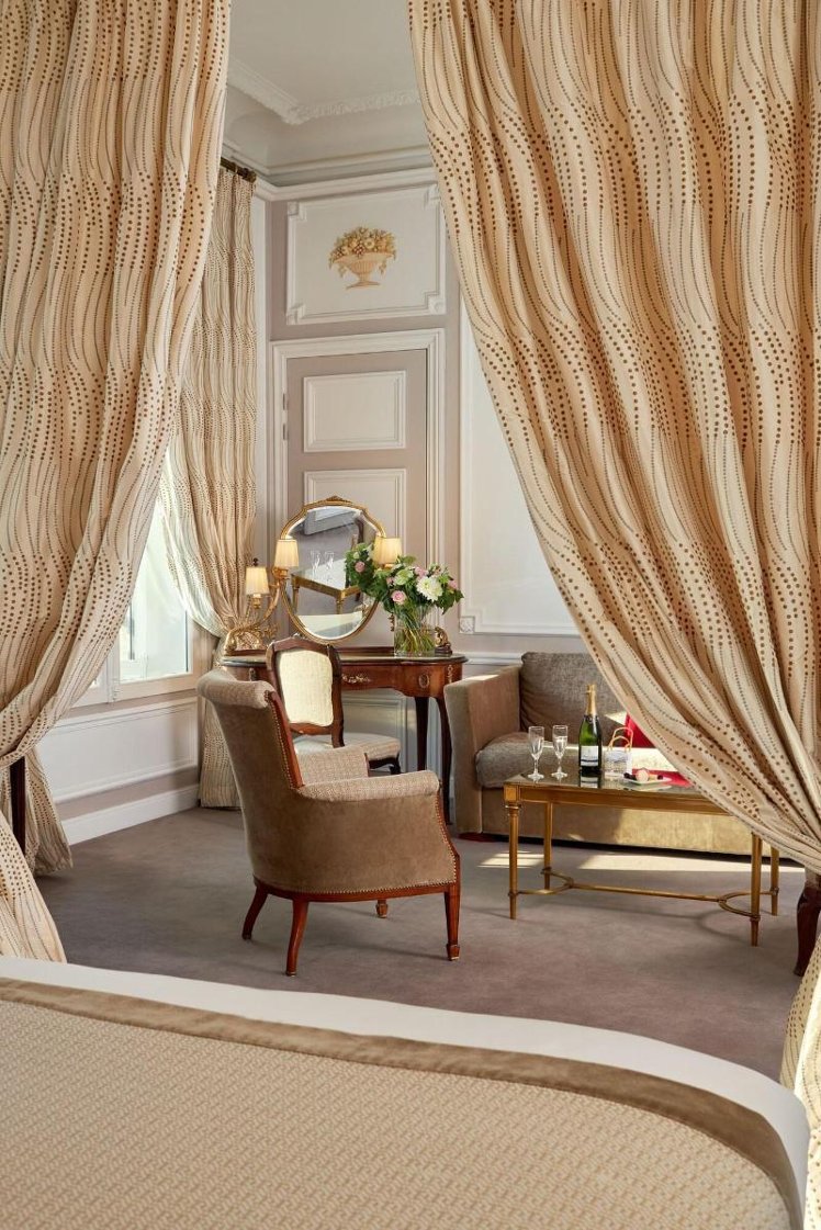 SUITE KING SIZE BED Room