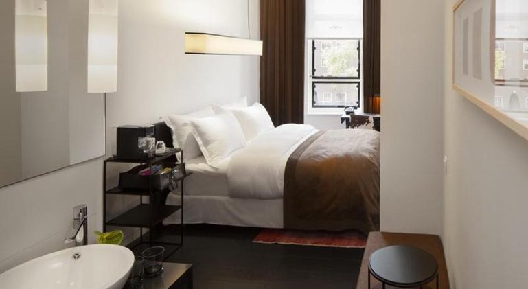DOUBLE STANDARD Room