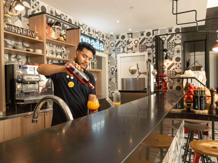 Bar