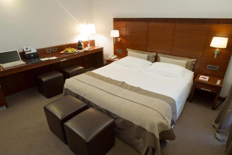 TWIN TWO BEDS Room