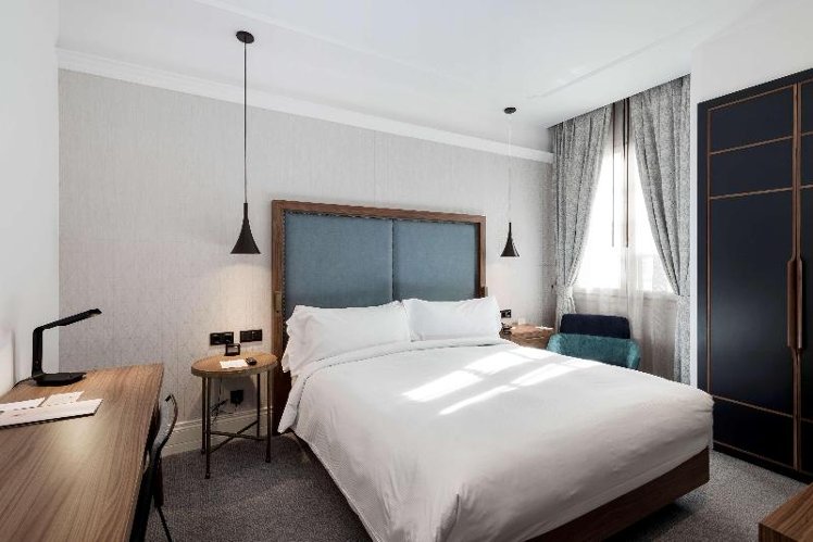 DOUBLE KING SIZE BED Room
