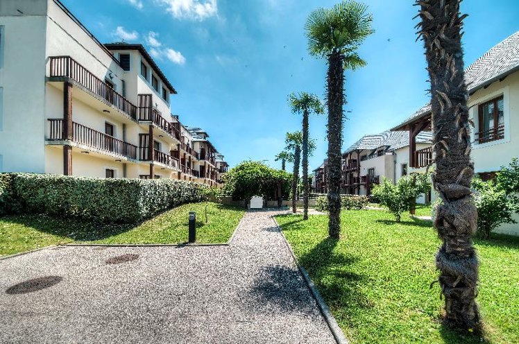 Confort Aparthotel Lourdes L Acacia