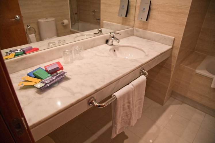 TRIPLE STANDARD Room