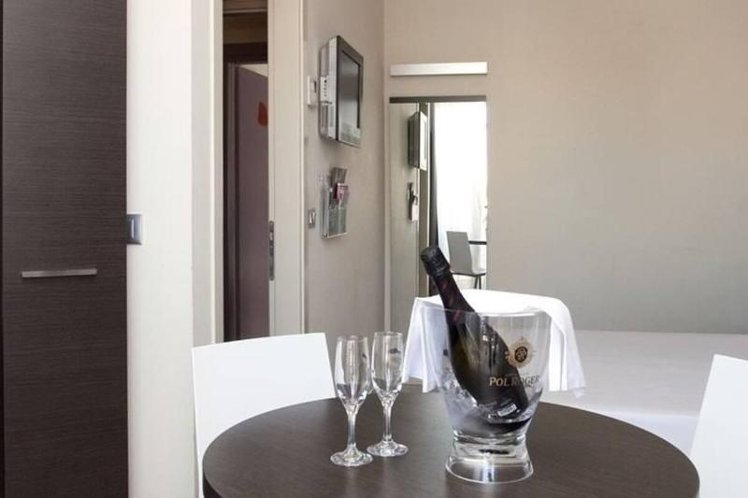 SINGLE STANDARD Room