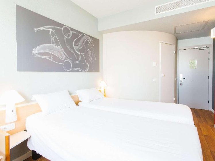 TWIN STANDARD Room