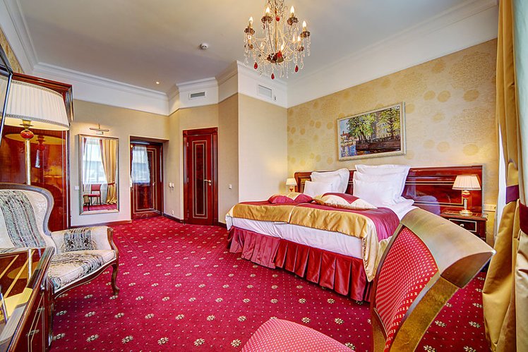 DOUBLE SINGLE USE DELUXE Room