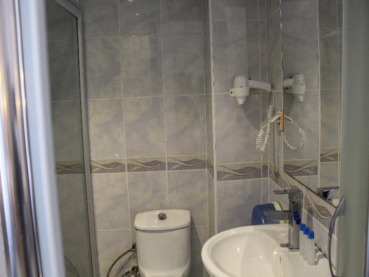 SINGLE STANDARD Room